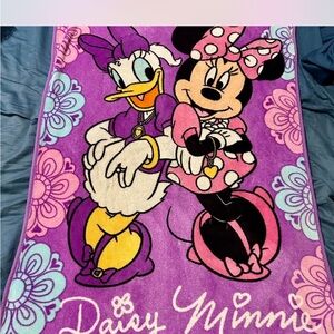 Disney Minnie and Daisy Floral Blanket